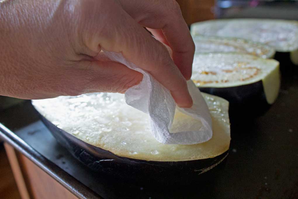wiping water off eggplant