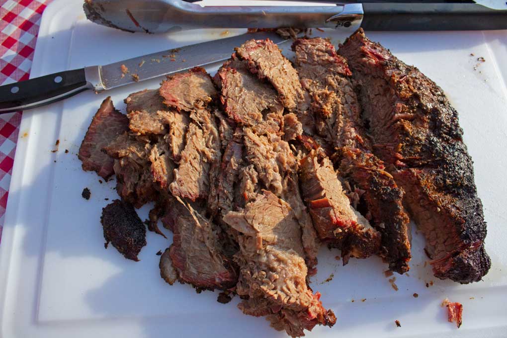 sliced smoked brisket