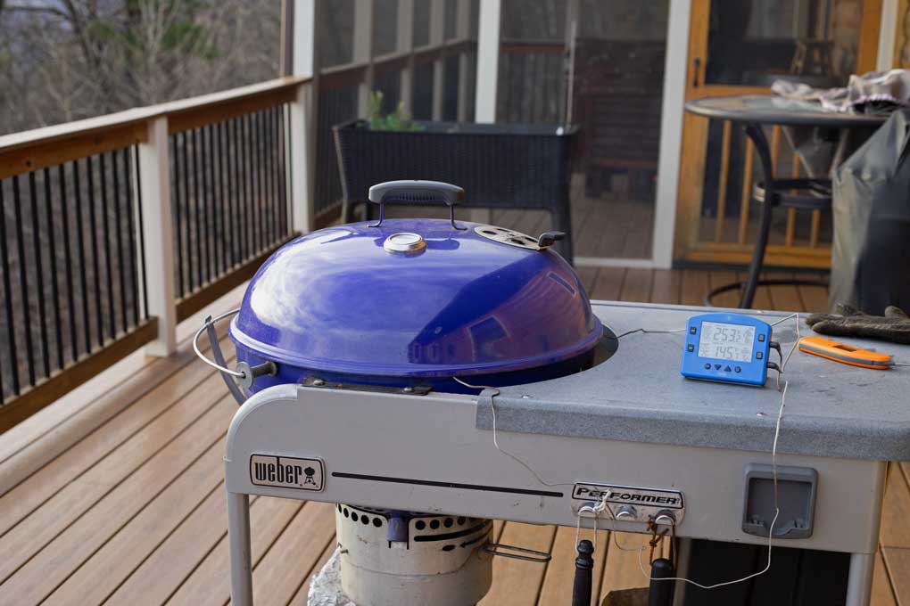 Weber Performer with probe thermometer