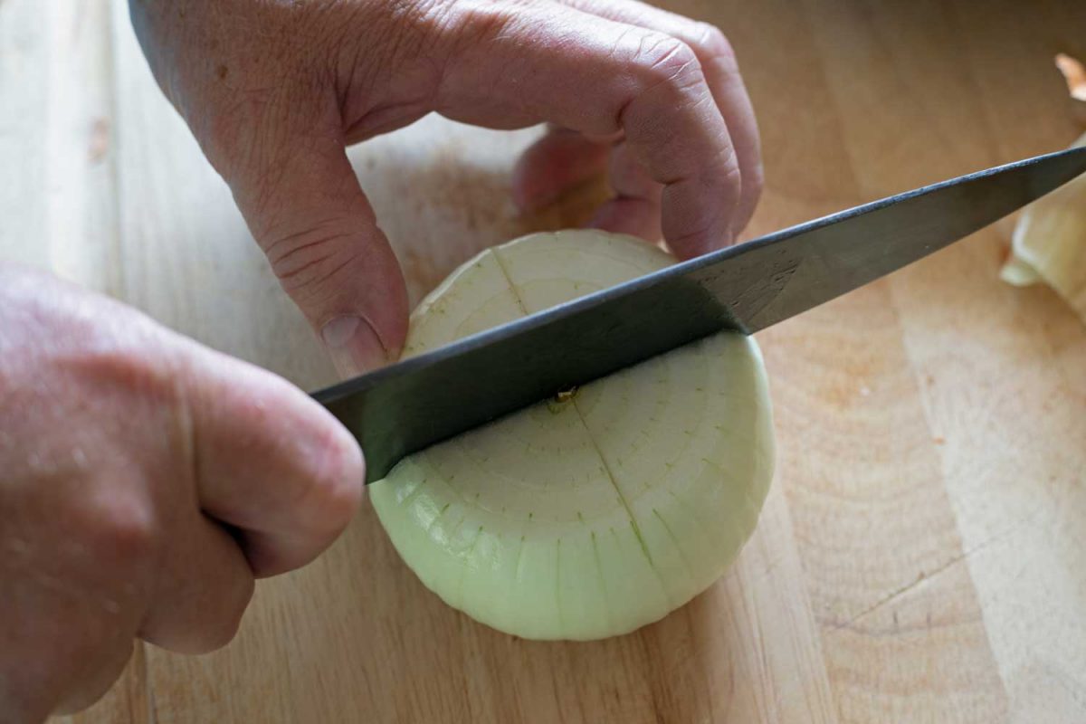 cutting crosshatch pattern into onion