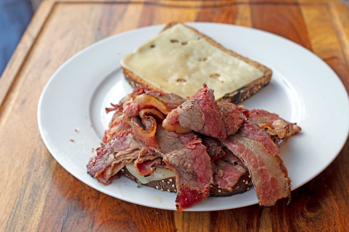 pastrami slices on rye bread