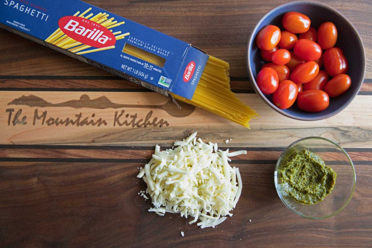 ingredients to make pesto pasta
