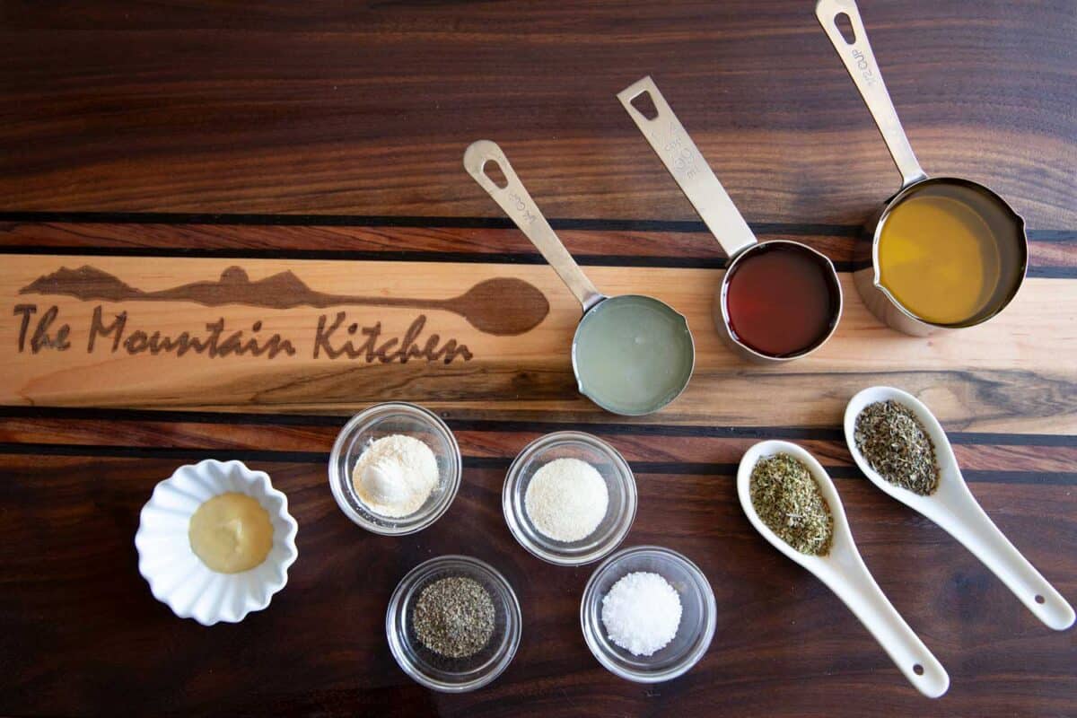 ingredients to make homemade greek salad dressing